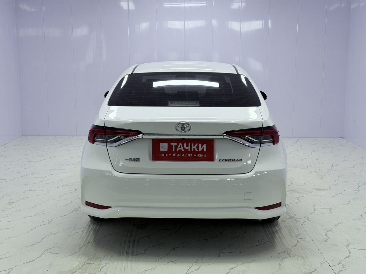 Toyota Corolla 2021 - фото автомобиля