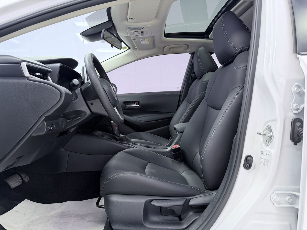 Toyota Corolla 2021 - фото автомобиля