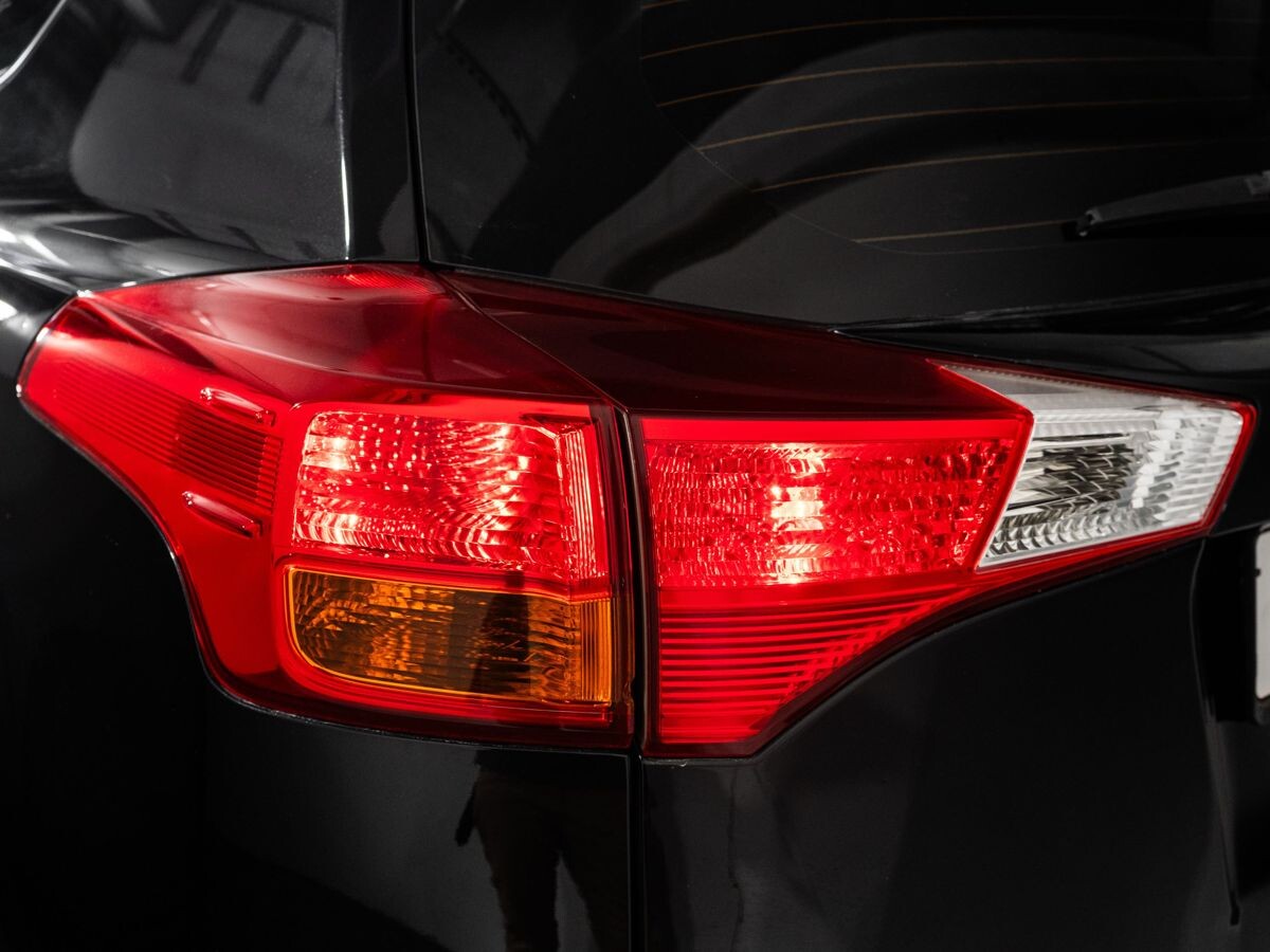 Toyota RAV4 2013 - фото автомобиля