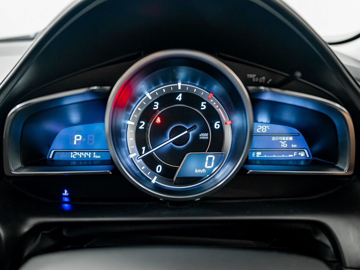 Mazda CX-3 2015 - фото автомобиля