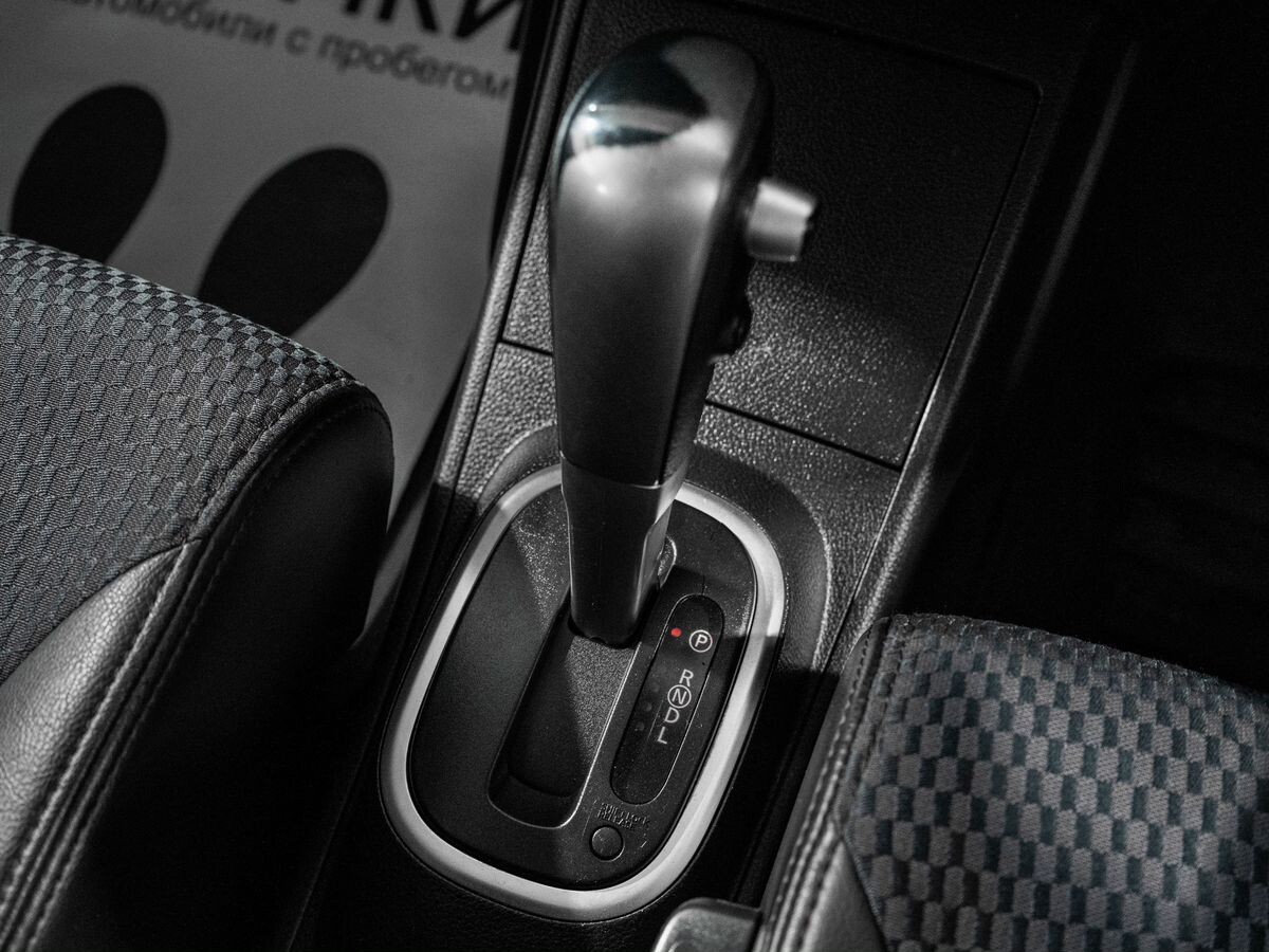 Nissan Tiida 2009 - фото автомобиля