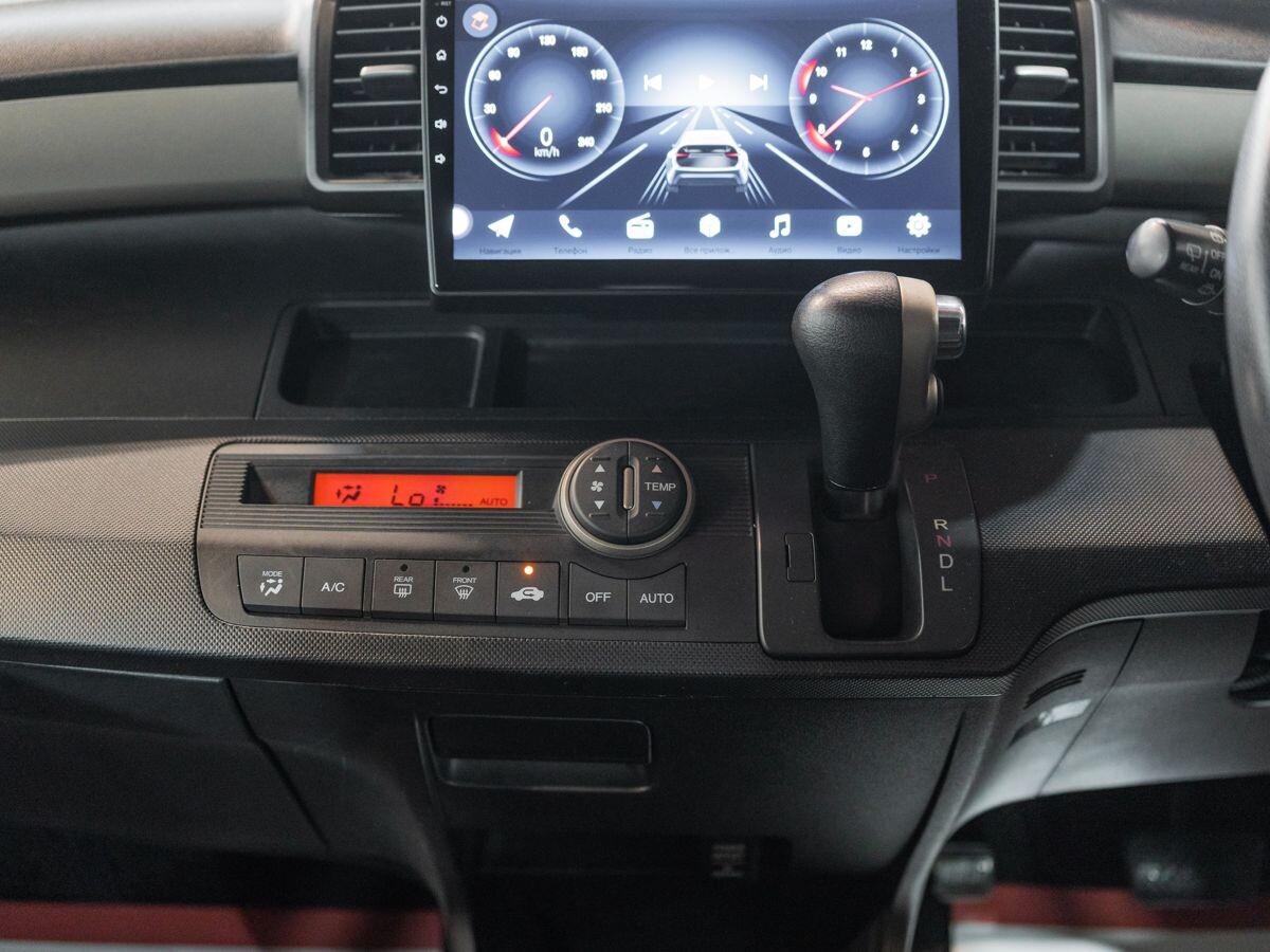 Honda Freed Spike 2011 - фото автомобиля