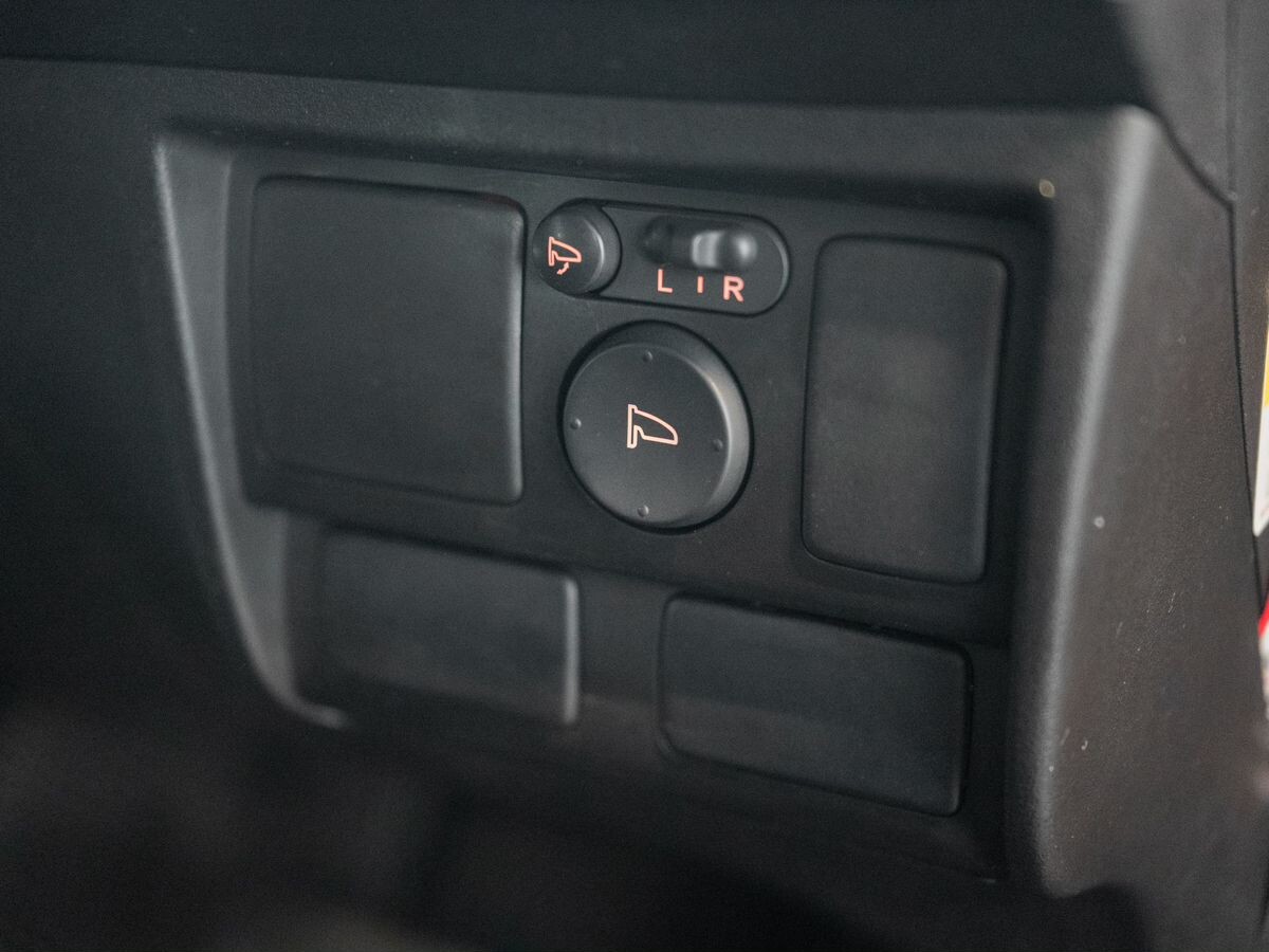 Honda Freed Spike 2011 - фото автомобиля