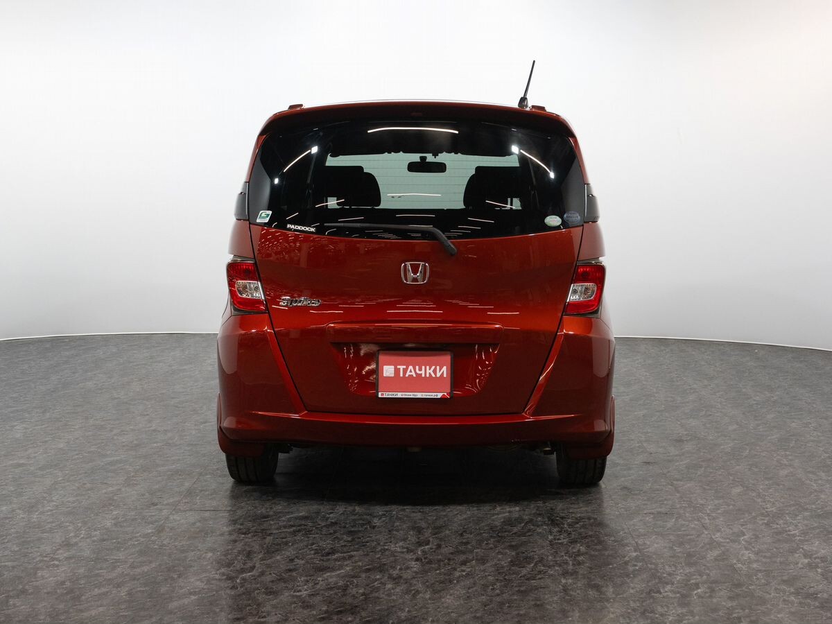 Honda Freed Spike 2011 - фото автомобиля
