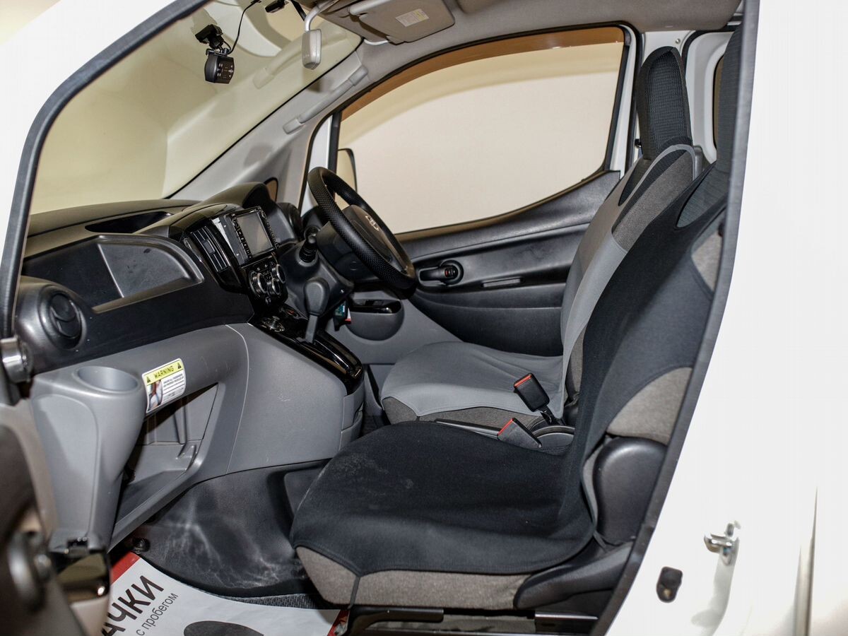 Nissan NV200 2015 - фото автомобиля