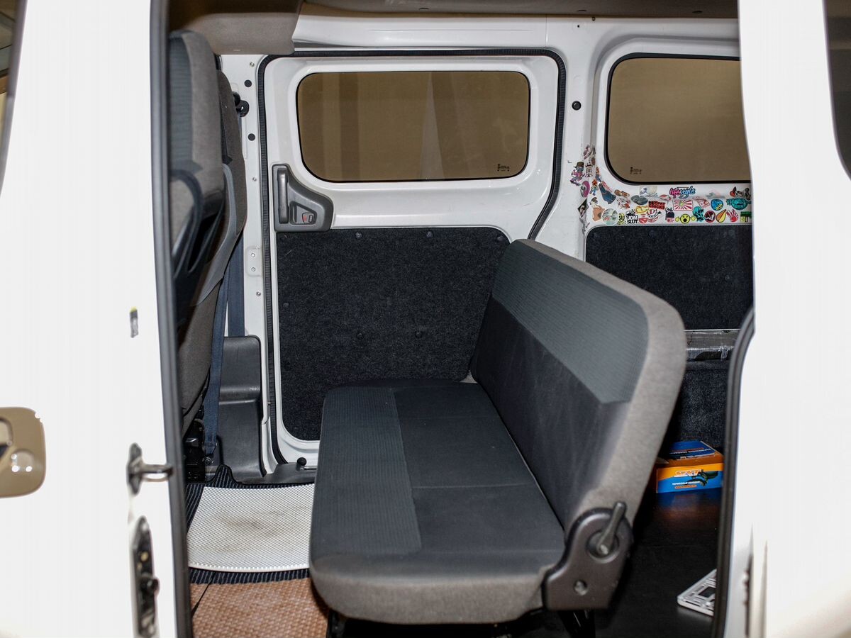 Nissan NV200 2015 - фото автомобиля