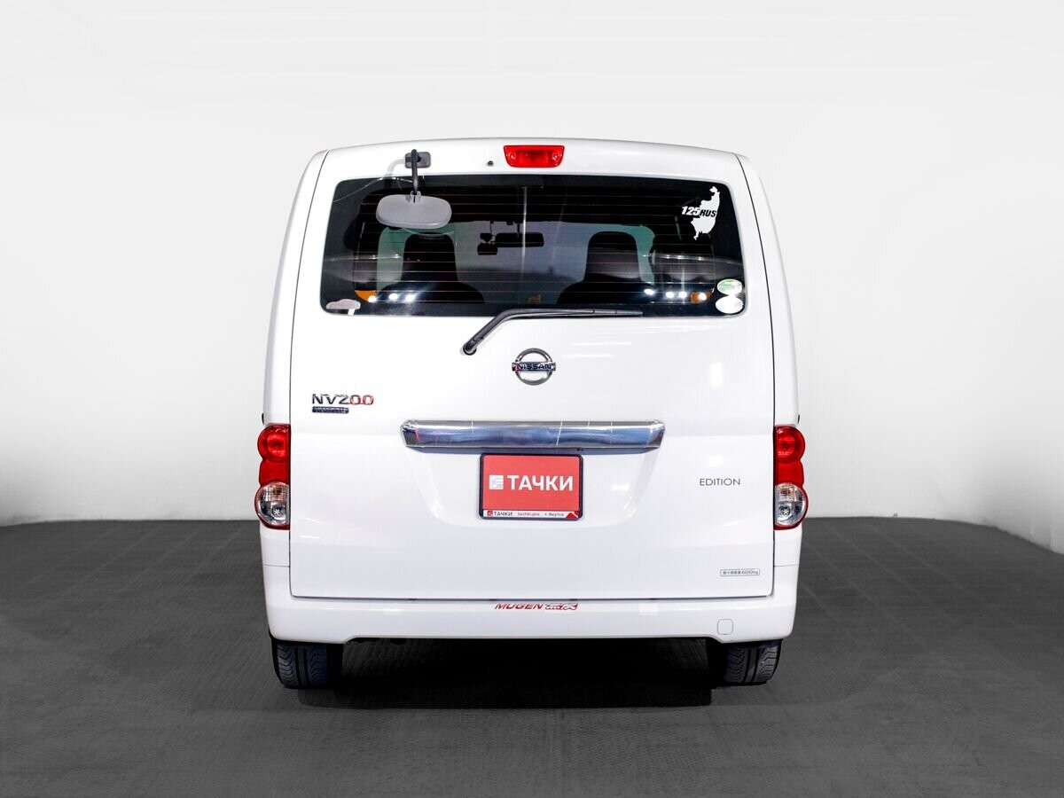 Nissan NV200 2015 - фото автомобиля