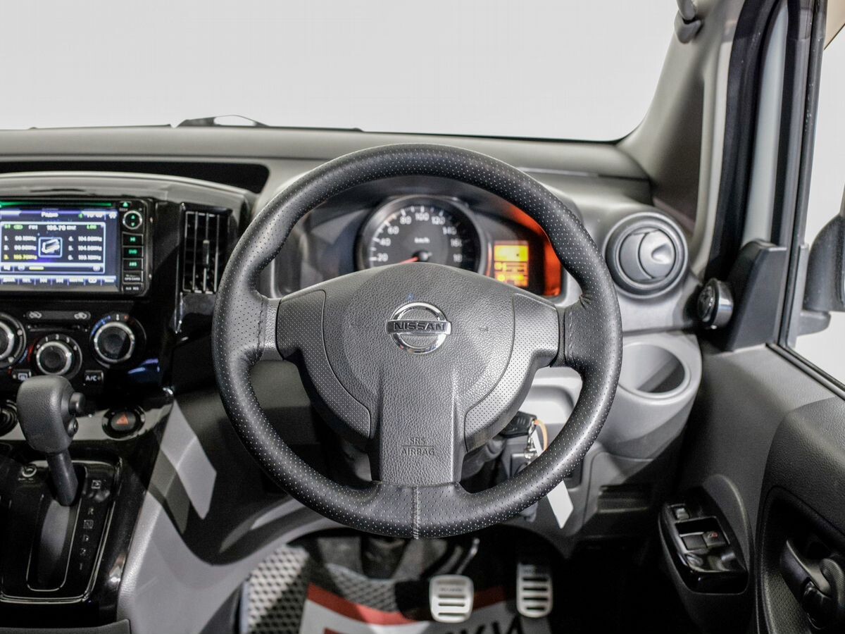 Nissan NV200 2015 - фото автомобиля