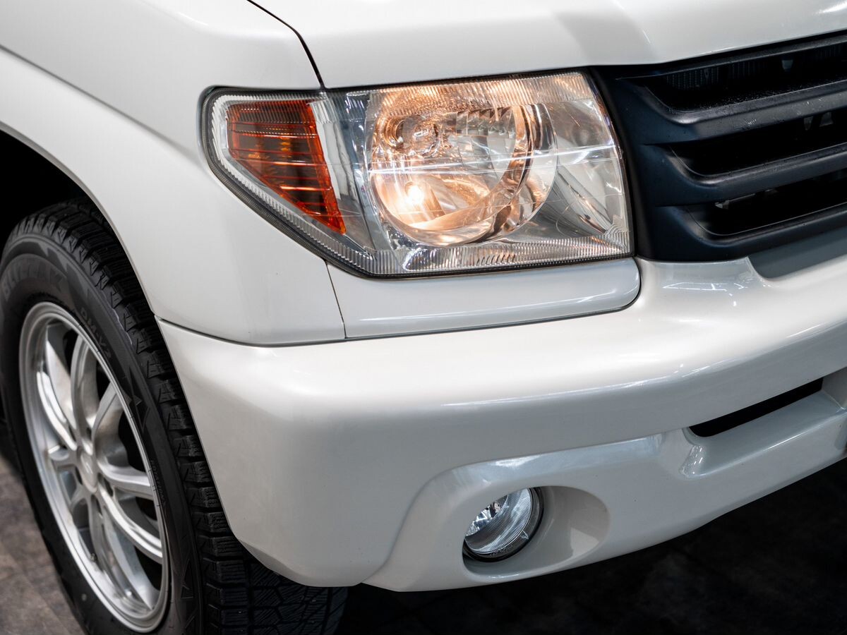 Mitsubishi Pajero iO 2007 - фото автомобиля