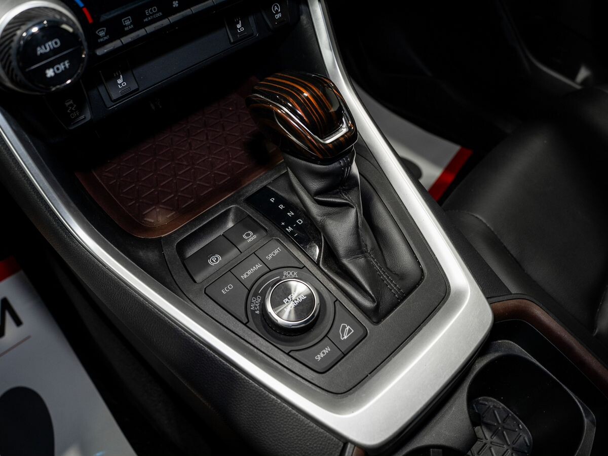 Toyota RAV4 2020 - фото автомобиля