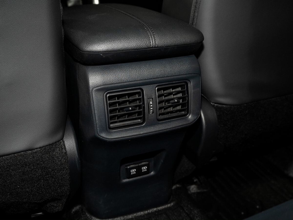 Toyota RAV4 2020 - фото автомобиля