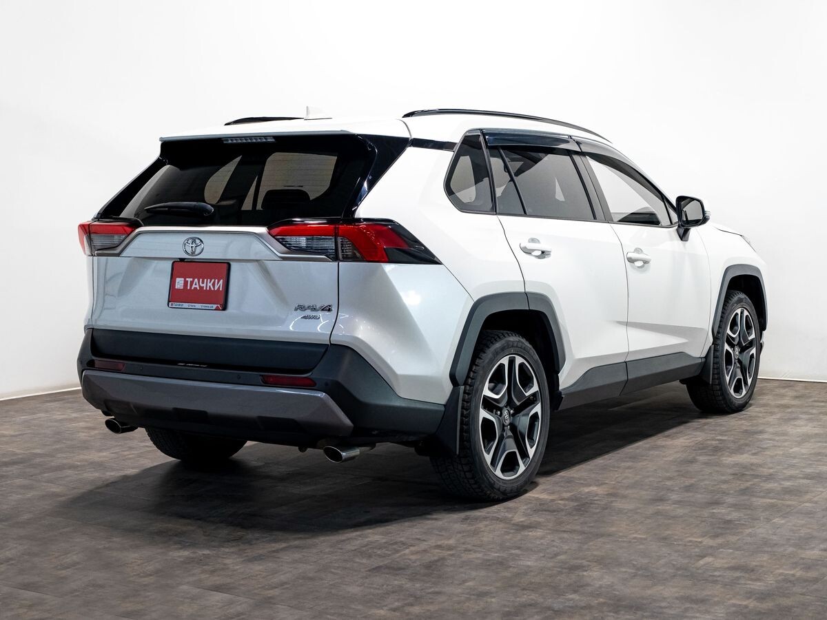 Toyota RAV4 2020 - фото автомобиля