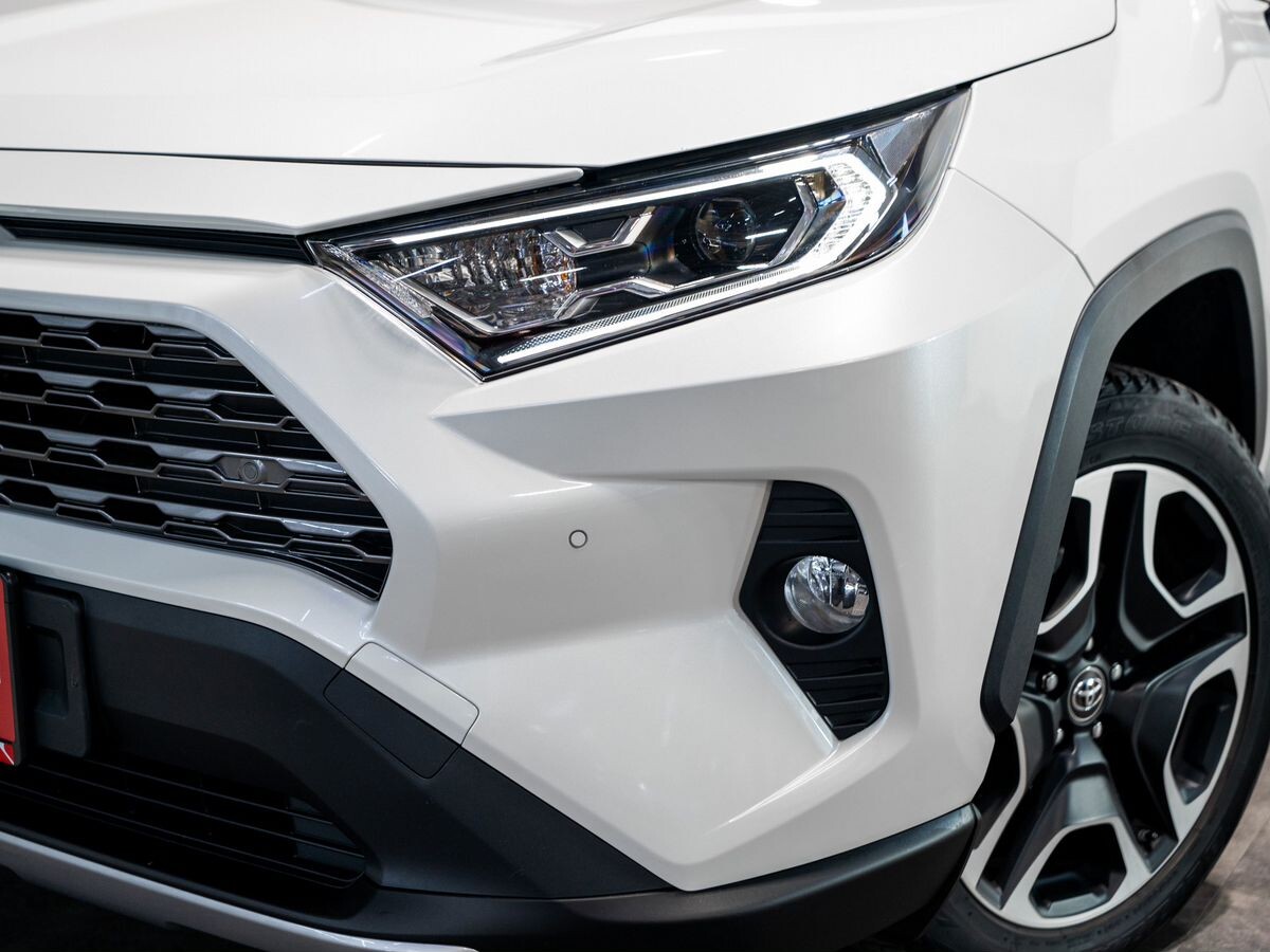 Toyota RAV4 2020 - фото автомобиля