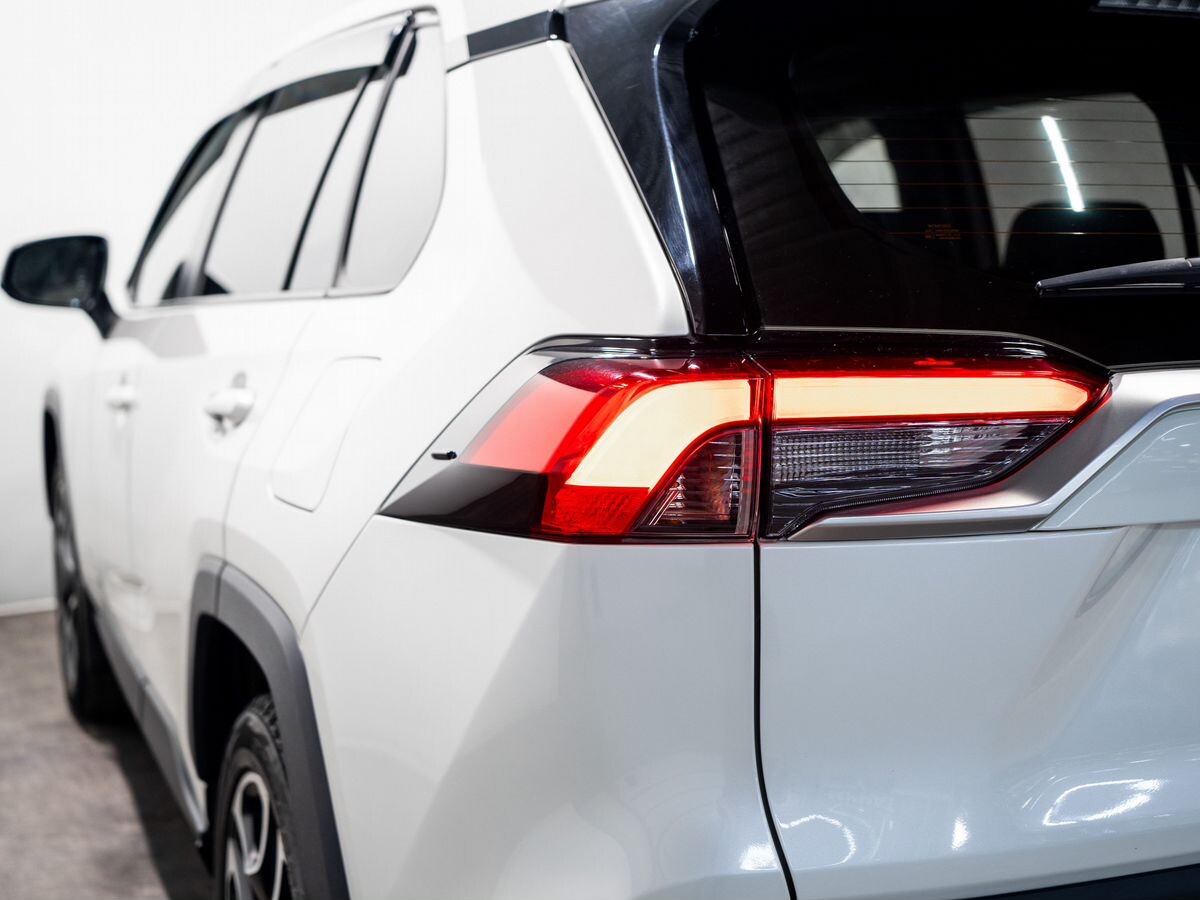 Toyota RAV4 2020 - фото автомобиля