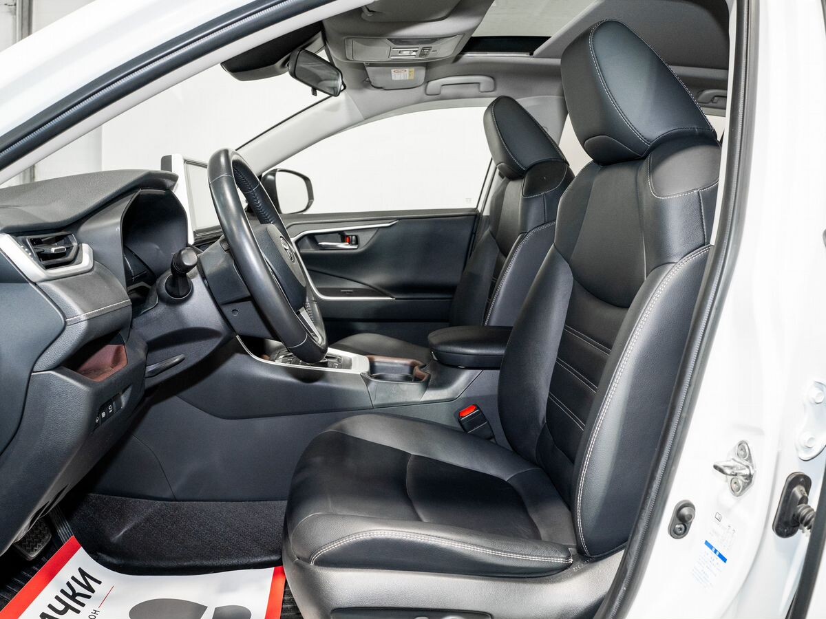 Toyota RAV4 2020 - фото автомобиля