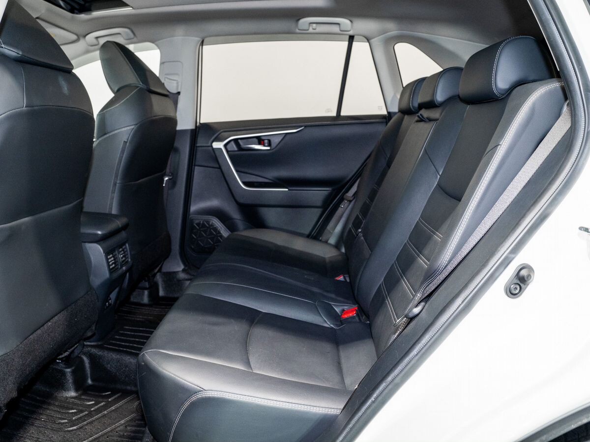 Toyota RAV4 2020 - фото автомобиля