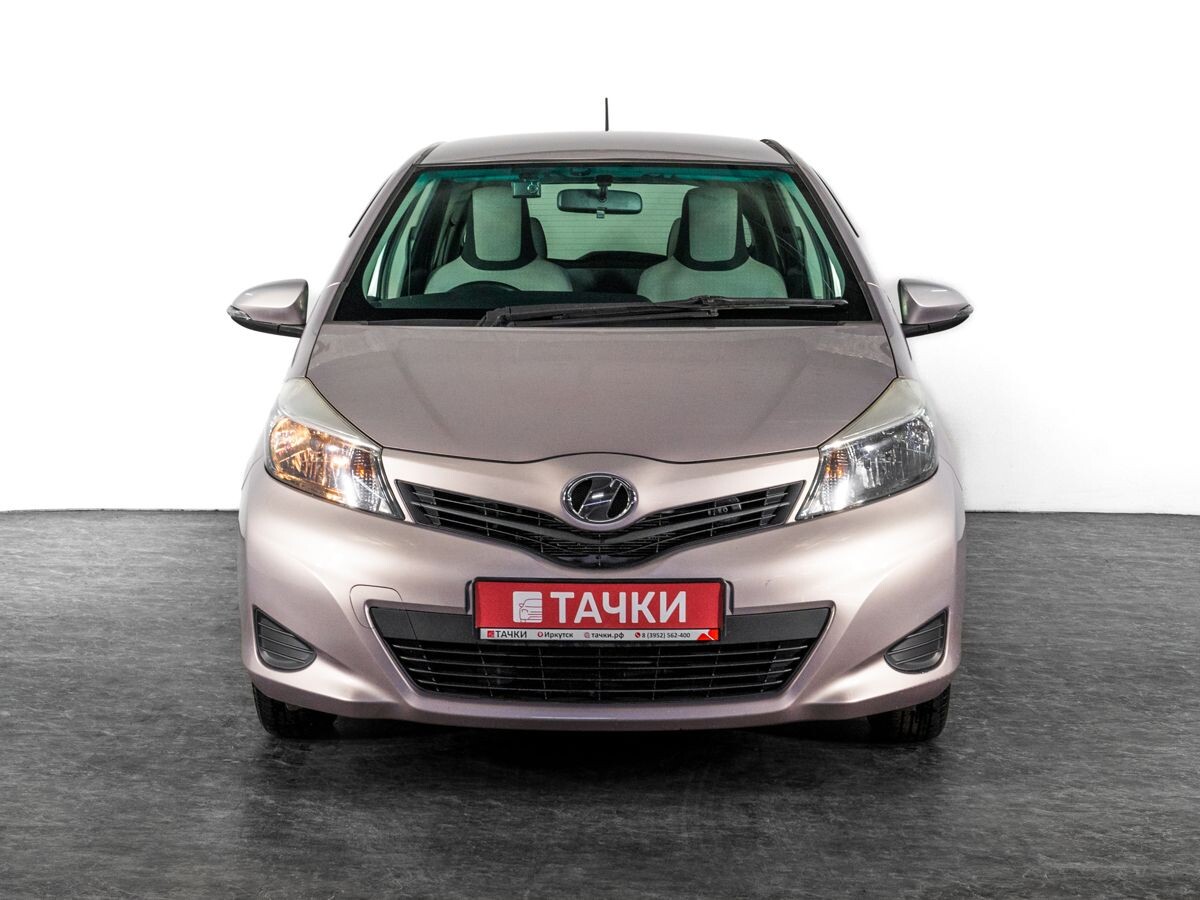 Toyota Vitz 2011 - фото автомобиля