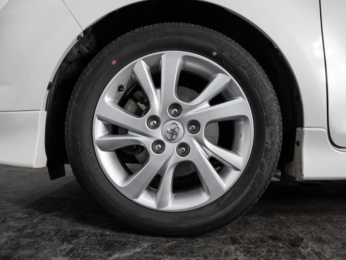 Toyota Corolla Rumion 2014 - фото автомобиля