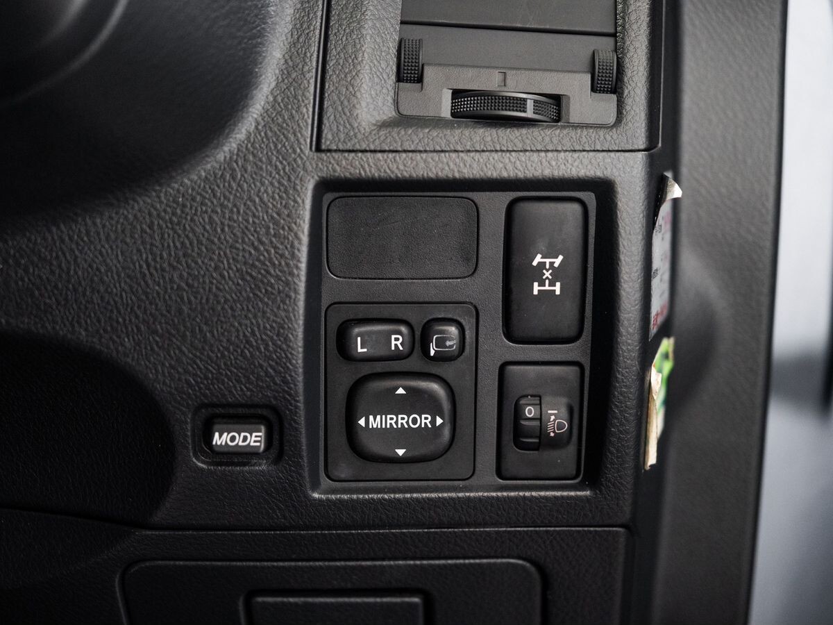 Toyota Rush 2010 - фото автомобиля