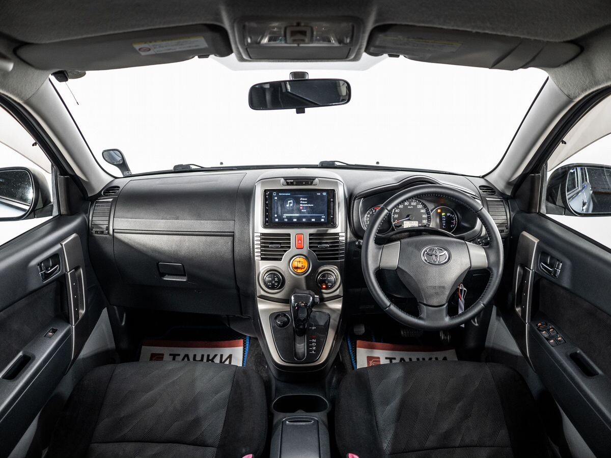 Toyota Rush 2010 - фото автомобиля