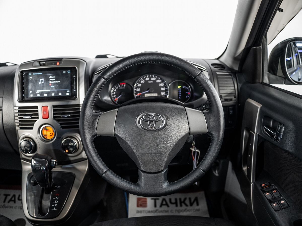 Toyota Rush 2010 - фото автомобиля
