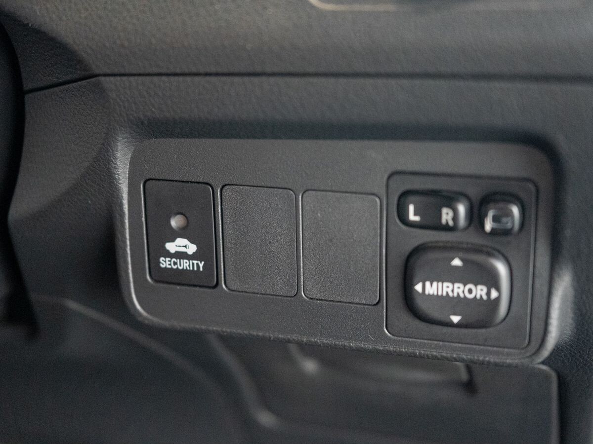 Toyota Corolla Fielder 2011 - фото автомобиля