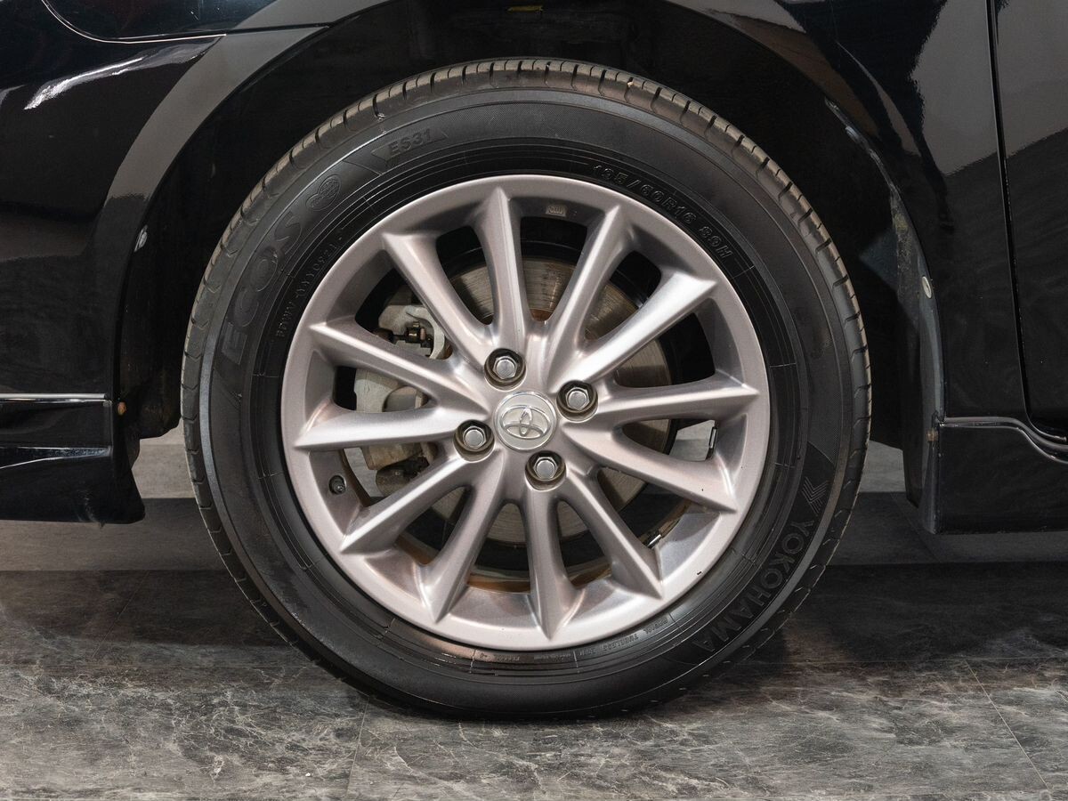 Toyota Corolla Fielder 2011 - фото автомобиля