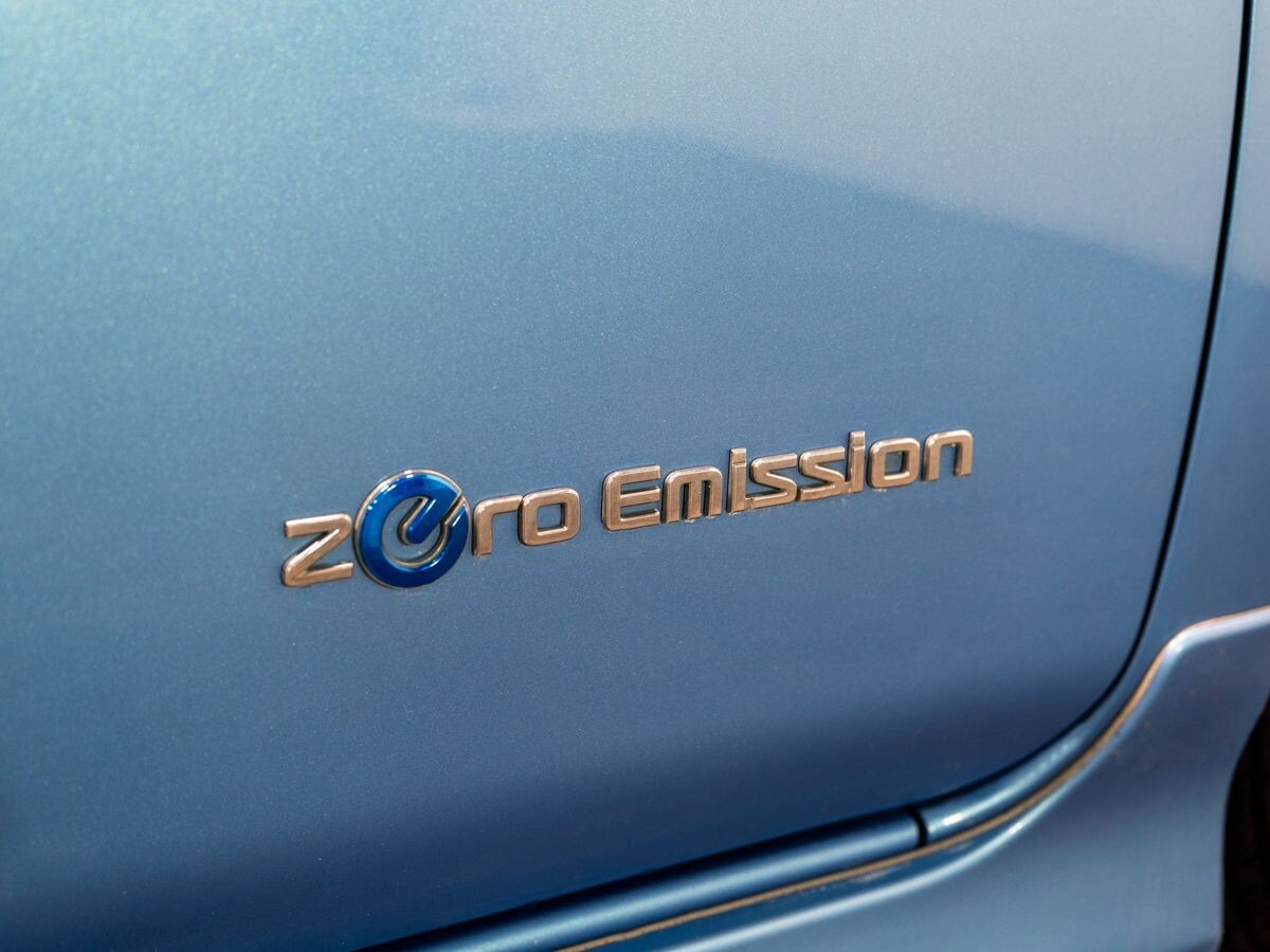 Nissan Leaf 2012 - фото автомобиля