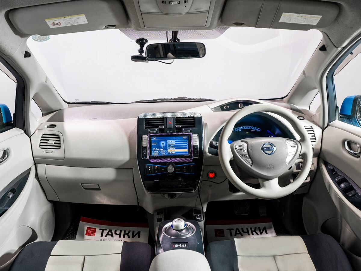 Nissan Leaf 2012 - фото автомобиля