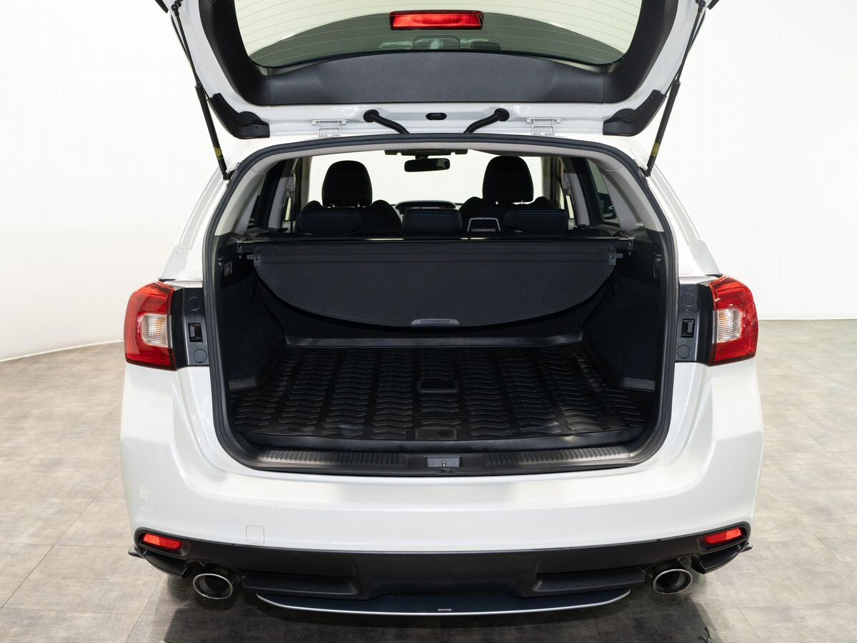 Subaru Levorg 2015 - фото автомобиля