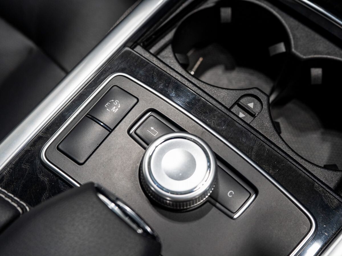 Mercedes-Benz E-Class 2011 - фото автомобиля