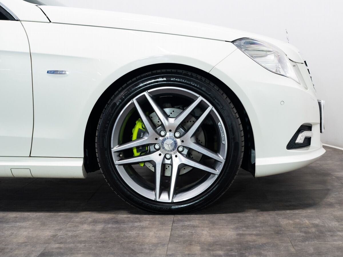 Mercedes-Benz E-Class 2011 - фото автомобиля