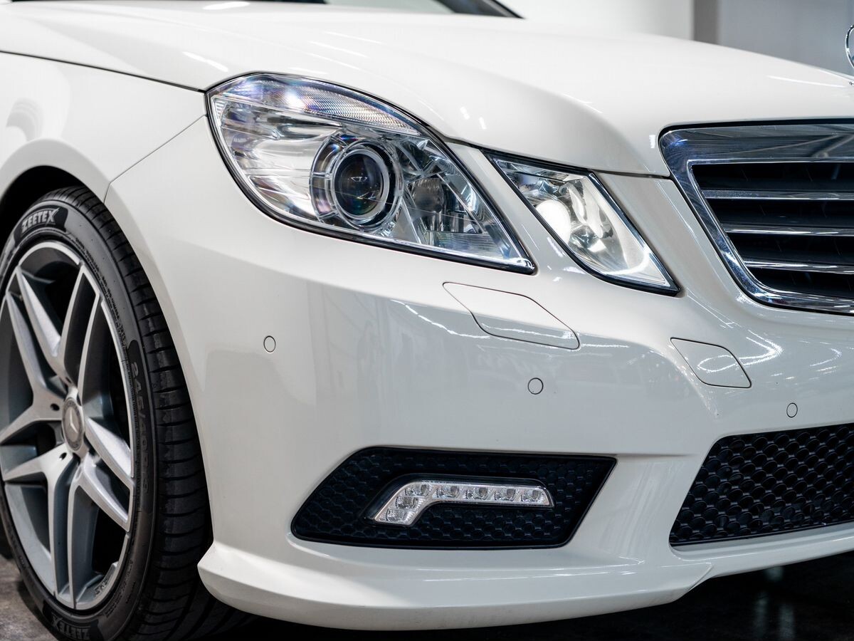 Mercedes-Benz E-Class 2011 - фото автомобиля