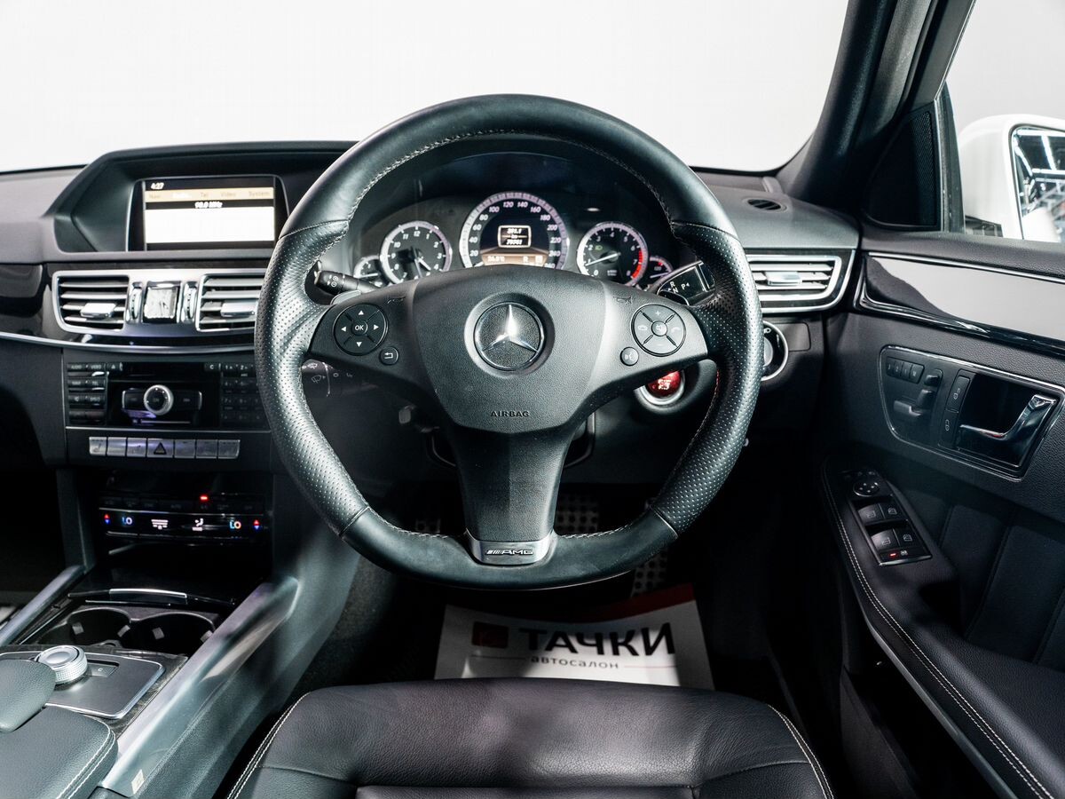 Mercedes-Benz E-Class 2011 - фото автомобиля