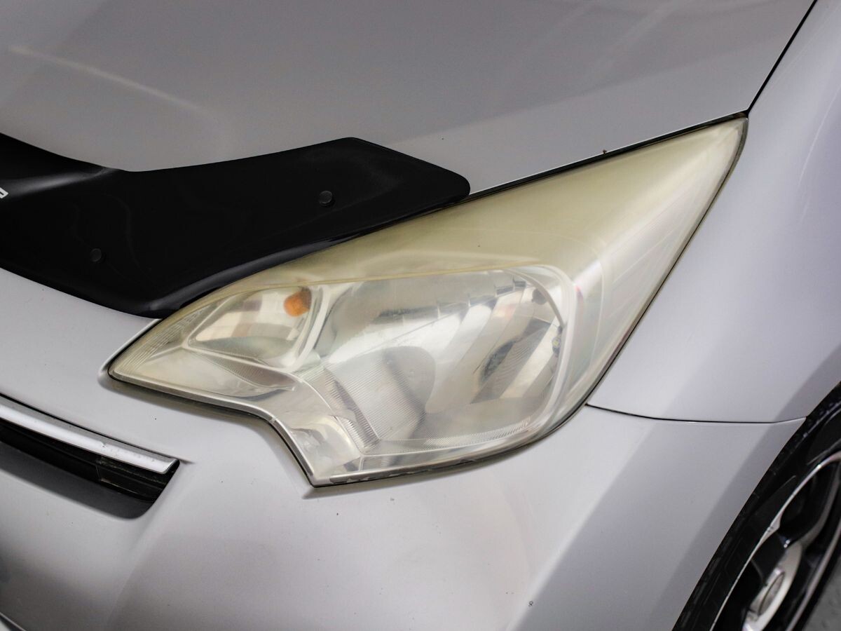 Toyota Ractis 2011 - фото автомобиля