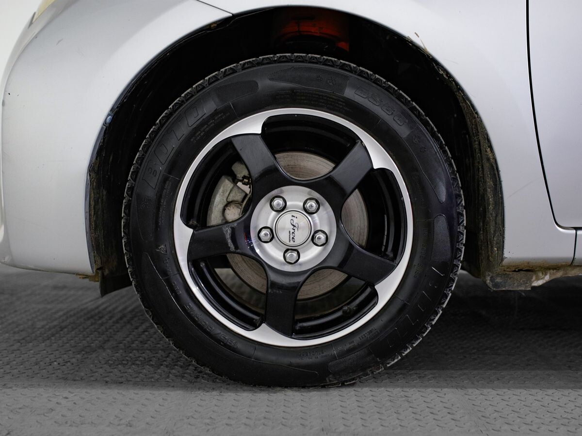Toyota Ractis 2011 - фото автомобиля