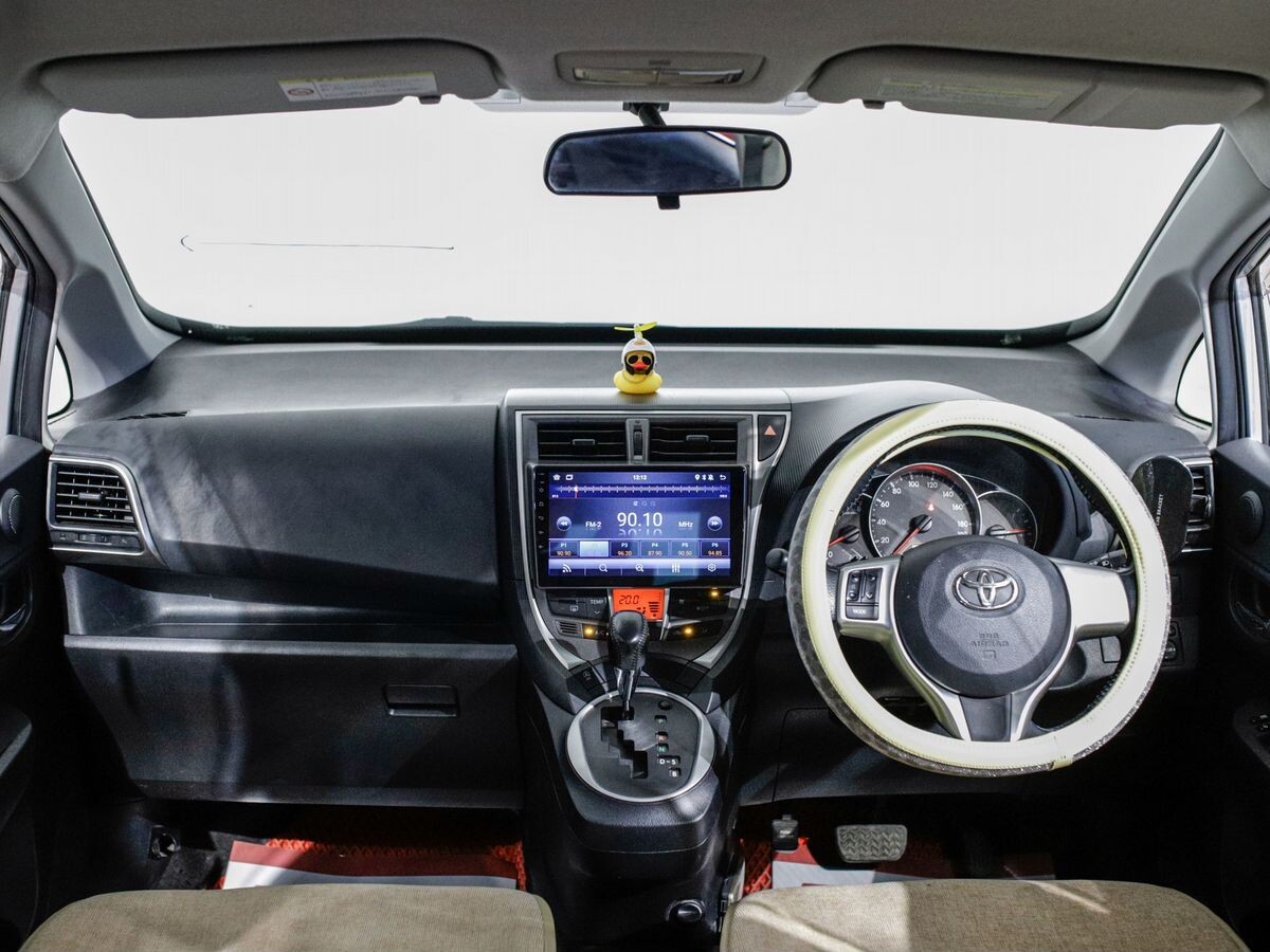 Toyota Ractis 2011 - фото автомобиля