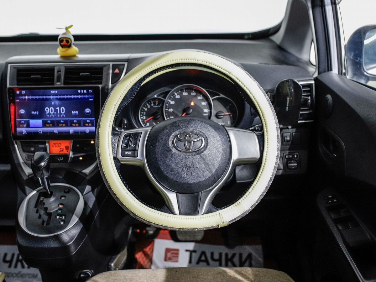 Toyota Ractis 2011 - фото автомобиля