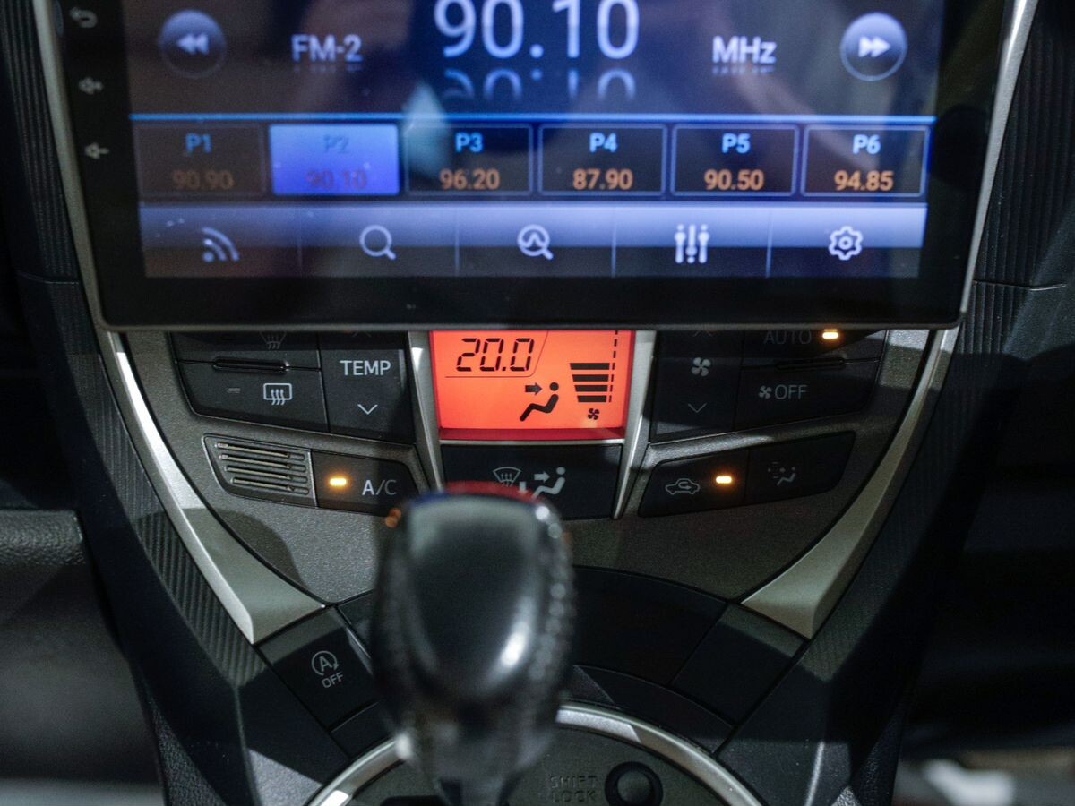Toyota Ractis 2011 - фото автомобиля