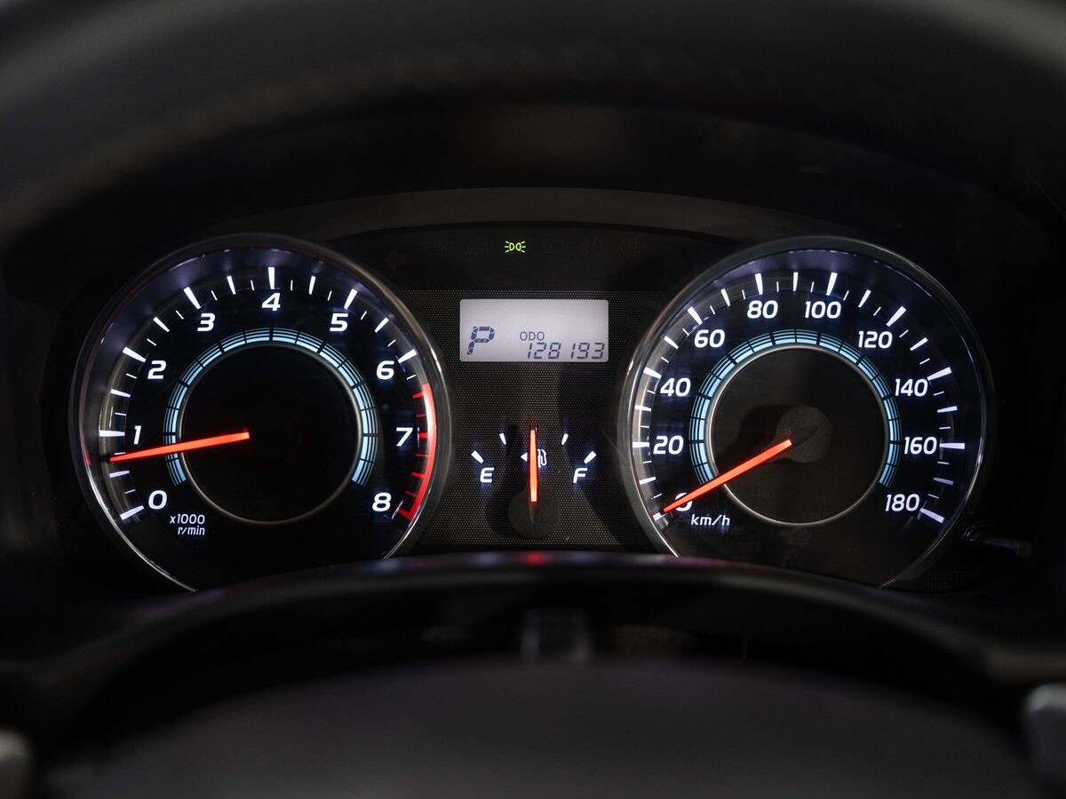 Toyota Wish 2010 - фото автомобиля