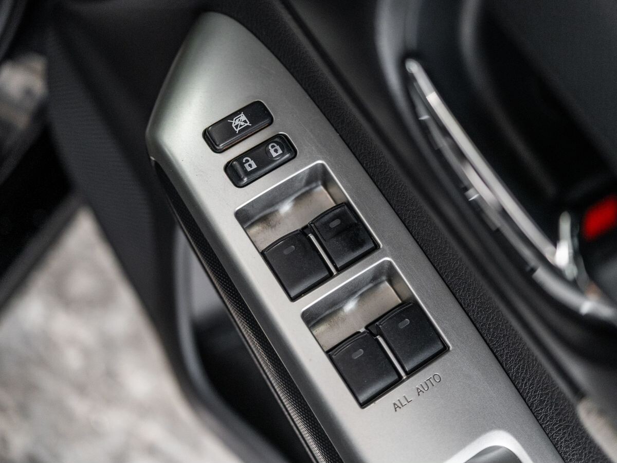 Toyota Wish 2010 - фото автомобиля