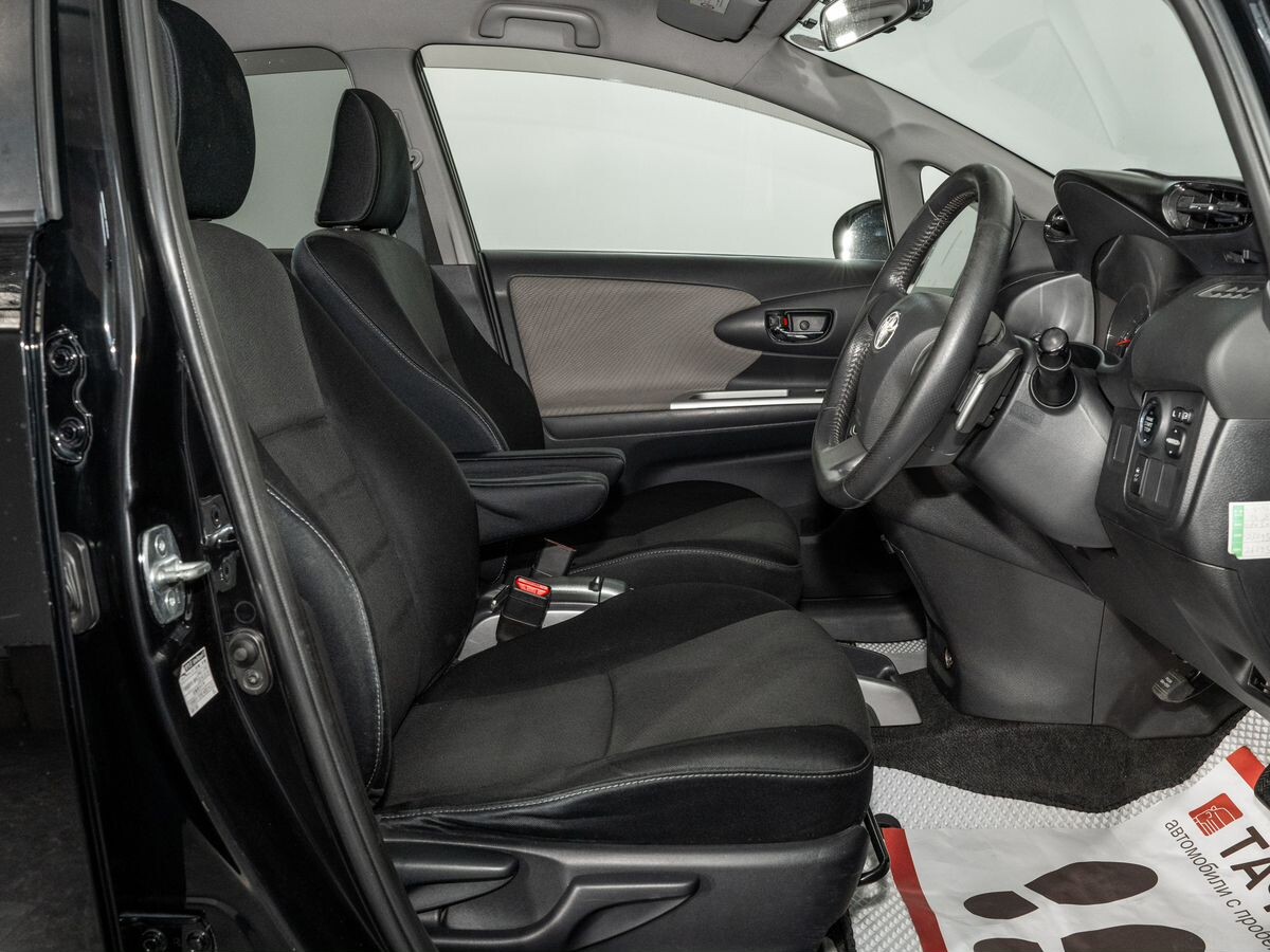 Toyota Wish 2010 - фото автомобиля