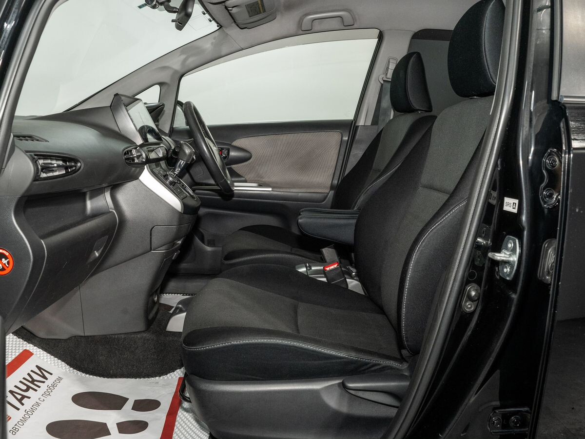 Toyota Wish 2010 - фото автомобиля