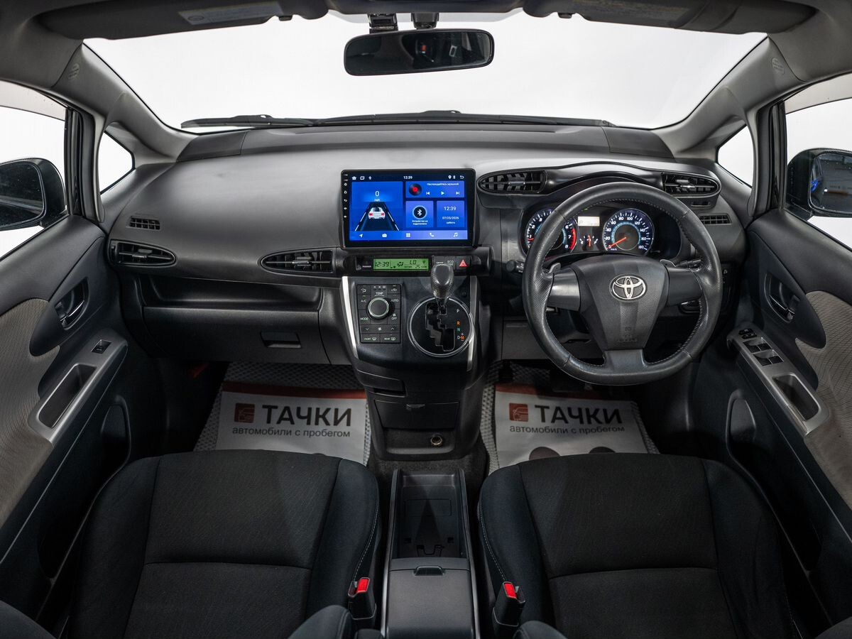 Toyota Wish 2010 - фото автомобиля