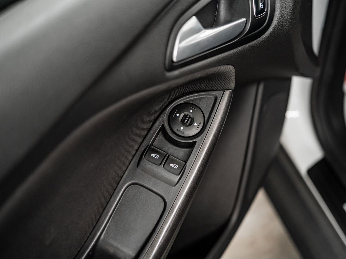 Ford Focus 2018 - фото автомобиля