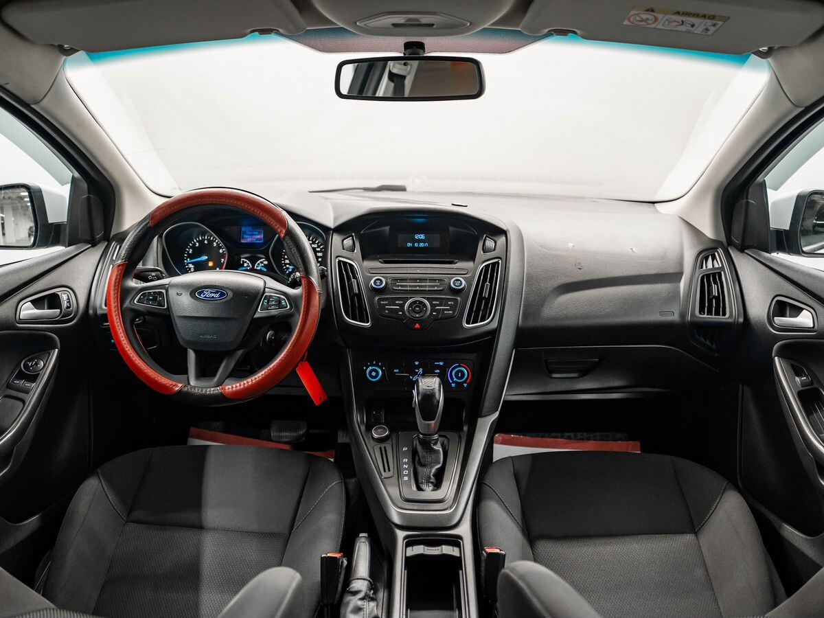 Ford Focus 2018 - фото автомобиля