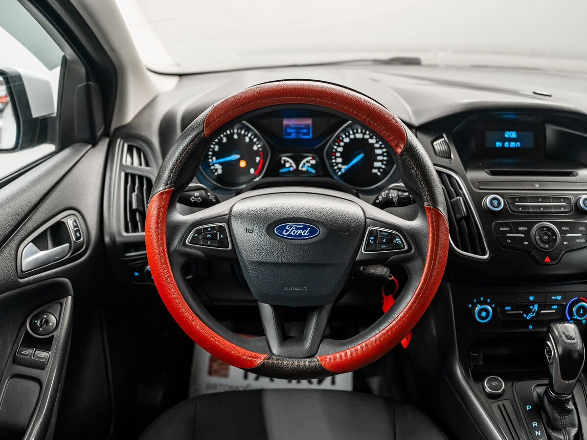Ford Focus 2018 - фото автомобиля