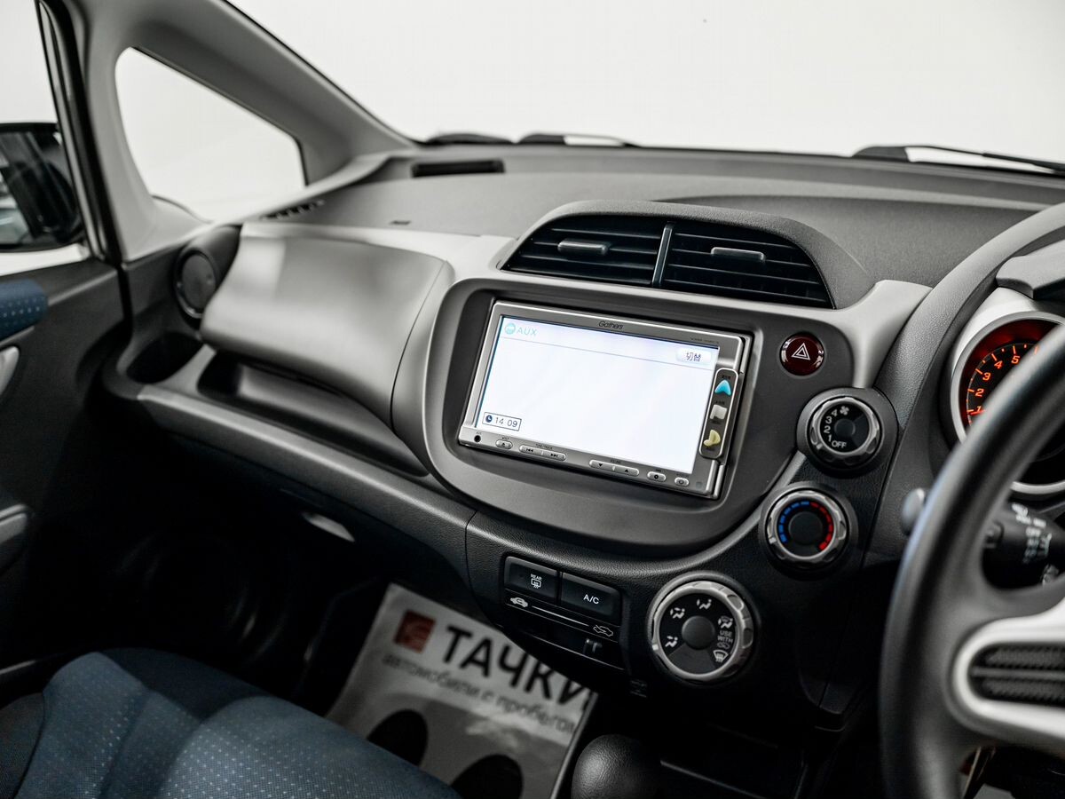 Honda Fit 2010 - фото автомобиля