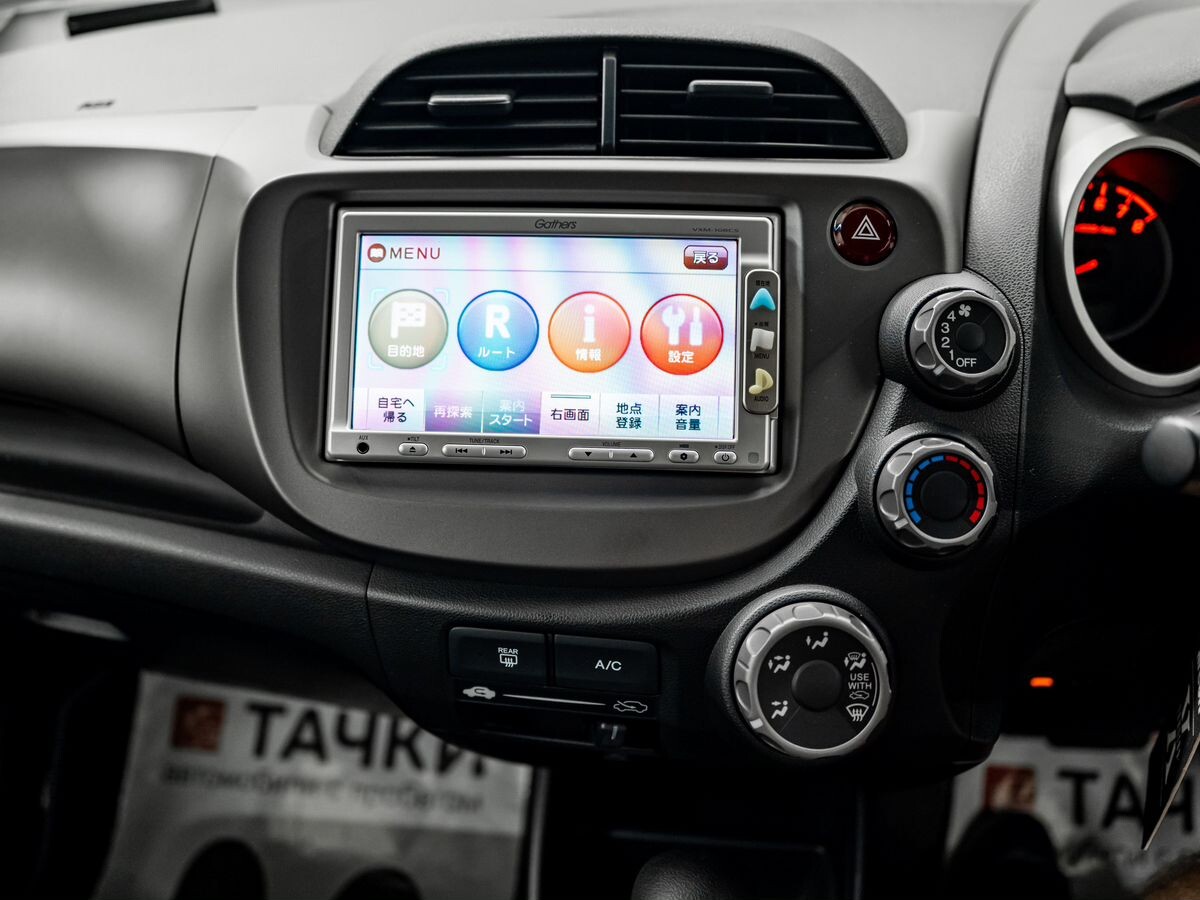 Honda Fit 2010 - фото автомобиля