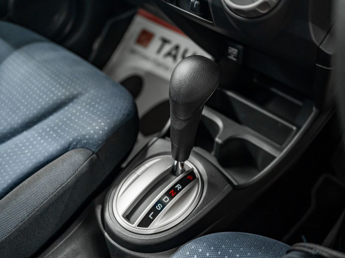 Honda Fit 2010 - фото автомобиля